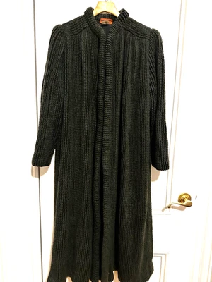 Abrigo para mujer Missoni largo plisado vintage de mezcla de lana mohair verde oscuro años 80 Foto 1 de 4