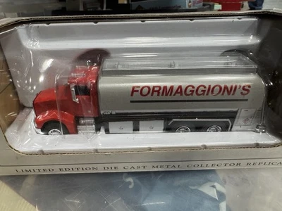 Camión cisterna Peterbilt SpecCast escala 1:64 FORMAGGIONO’S 385 No. Aceite Shell 33019 Foto 1 de 4