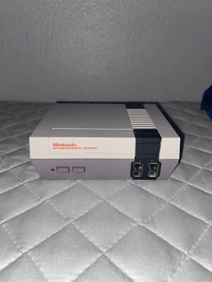 Consola de Videojuegos Nintendo NES Edición Clásica Solo CLV-001 Gris Auténtica Foto 1 de 4