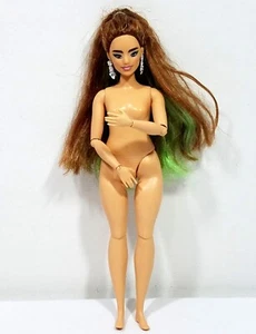 Barbie Muñeca Extra Desnuda Curvilínea Largas Rayas Verdes en Pelo Articulado - Imagen 1 de 8