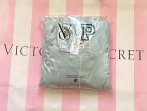 NEW Victoria's Secret Satin Pajama Set Dew Drop Silver Shimmer Stars Pj’s XS S - Picture 1 of 5