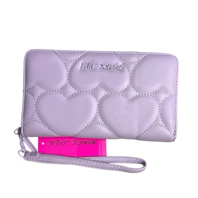 Cartera Betsey Johnson Cremallera Alrededor/Corazones Puntada Muñequera 💜 Lavanda - ¡¡LINDA!! Nuevo con etiquetas Foto 1 de 4
