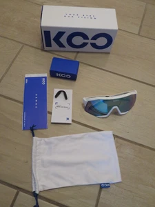KOO Demos Cycling Sports Sunglasses Zeiss White Frame / Turquoise Mirror Lens - Picture 1 of 18