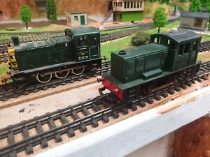 2 Small Diesel Locomotives. One Mainline, One Triang. Also suit Hornby or Lima