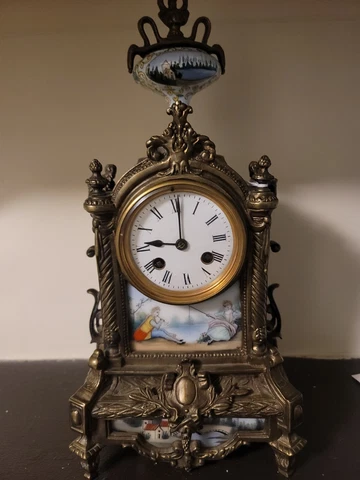 Vintage Thieble Enameled Table Clock Needs To be Serviced Cover