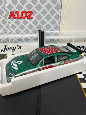 Chevrolet A102-Dale Earnhardt Jr. 2011 AMP/Guardia Nacional 100 aniversario Foto 1 de 4