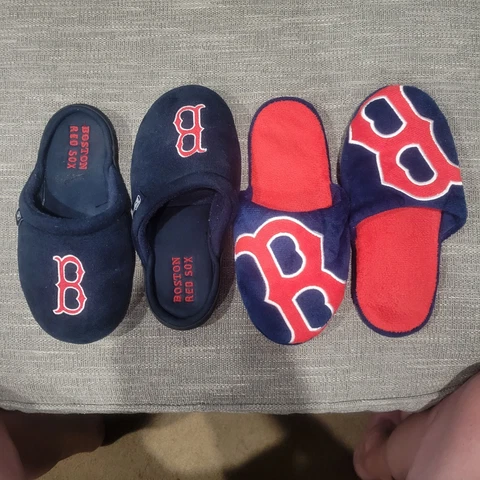 2 Pair Of Boston Red Sox Slide Slippers Size Men’s Small (7-8) Wide MLB Cover