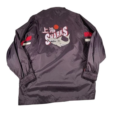 OBC 上海鲨鱼篮球夹克 L 图形按扣紫色男式 — 第 1/4 张图片