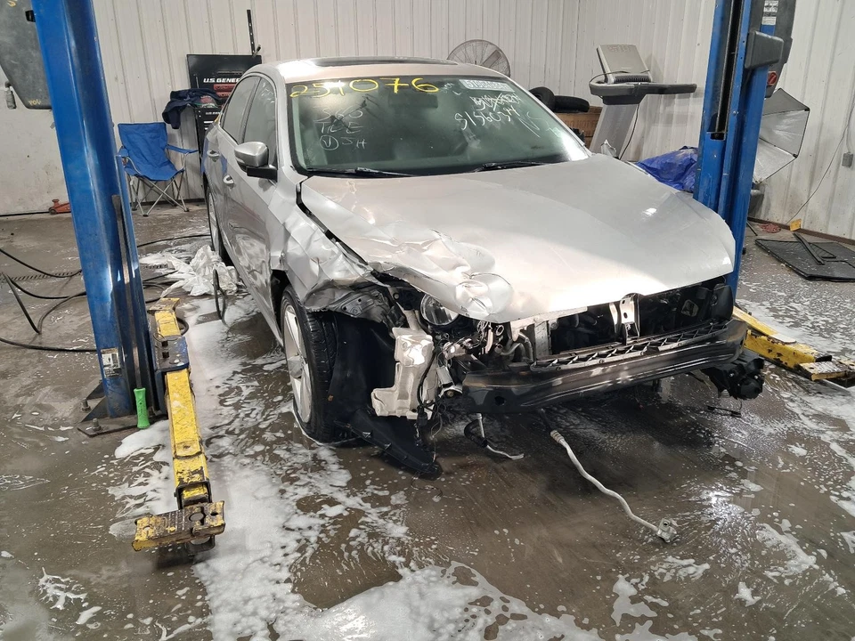 Motor limpiaparabrisas usado se adapta a: Volkswagen Passat 2013 incluye grado de acoplamiento Foto 1 de 4