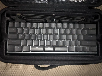 Teclado mecánico KINESIS Gaming TKO | Interruptores lineales rojos | Diseño 60% Foto 1 de 4