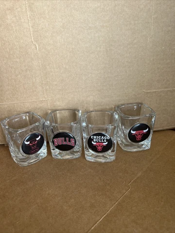 4x Chicago Bulls Square Shot Glasses Windy City Black Bulls Logo Michael Jordan Cover