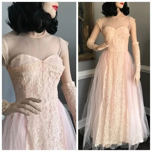 Vintage 1950s Prom Dress Pale Pink Lace & Tulle w/Fingerless Lace Gloves S - Picture 1 of 9