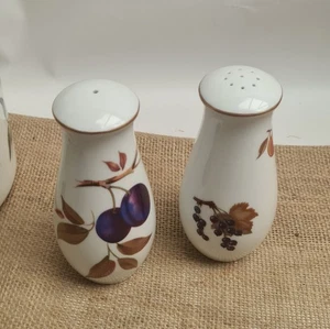 Juego de ollas de sal y pimienta Royal Worcester Evesham Gold 14 cm de alto - Imagen 1 de 5