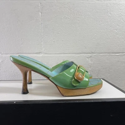 Sandalias Chanel verde charol tacones de madera sin cordones para mujer 36 EU/6 US Foto 1 de 4