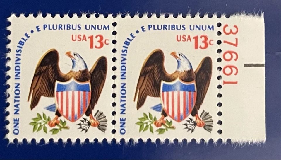 US Stamps, Scott #1596 13c 1975 Plate Pair Eagle & Shield MNH - Image 1 of 1