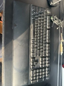 Razer Homerun Gaming Bundle RZ85-03380200-B3U1 + Headset + Keyboard + Mouse +Pad - Picture 1 of 3