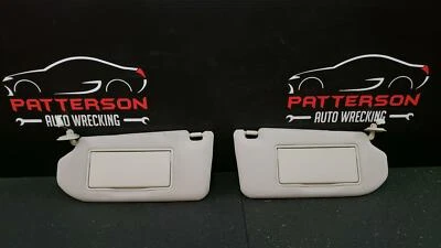 Infiniti G35 2008 parasol iluminado para conductor y pasajero, código de ajuste C Foto 1 de 4