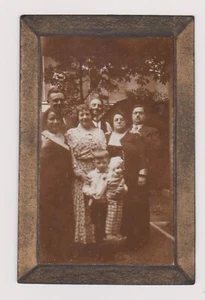 Photo ancienne 🎞️ Groupe famille garçon poupée sabots extérieur 1933 📸 - Imagen 1 de 1