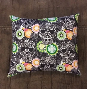 Cute Handmade Flower Sugar Skull Accent - Throw Pillow 10" x 8" - Bild 1 von 1