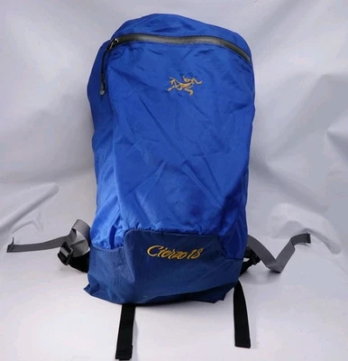 Mochila de escalada de nailon ultraligera Arc'teryx Cierzo 18 bolsa de día azul para caminata Foto 1 de 4