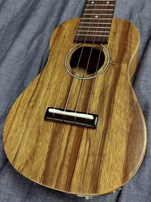 [Outlet Special Price] VOX VUP-33 S BL Soprano Ukulele Black Limba Body with - Image 1 of 4