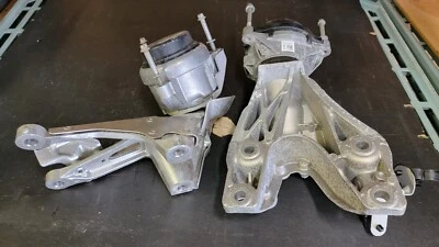 Juego completo de soportes de motor BMW M4 F82/F83/F80 2015 14 15 16 17 18 19. Foto 1 de 4