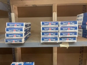 R45XLS AC DELCO spark plug BOX OF 8 - Picture 1 of 1