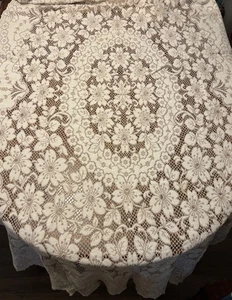 Vintage Quaker Lace Tablecloth No. 4864 Floral Pattern Beige - Picture 1 of 7
