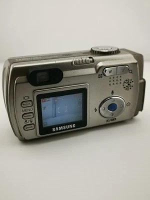 Samsung Digimax 420 Digital 4 MP Camera - Please Read Desc - Image 1 of 4