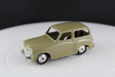 Corgi #206 Hillman Husky   1:44s  Beige/Brown - Image 1 of 4