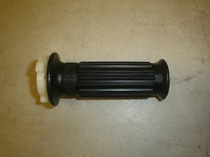 Suzuki New OEM JR 50 JR50 Junior Right Twist Throttle Tube w/Grip - Imagen 1 de 2
