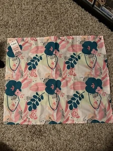 BRAND NEW Pusheen Box Spring 2020 Mini Wall Tapestry Leaf Print - Picture 1 of 2