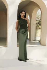 Grünes Maxi-Satin-Kleid für Hochzeitsgäste, langes Neckholder-Abendkleid - Gr. M (UK 10) - Bild 1 von 6