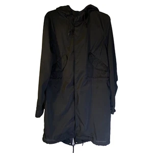 Alpha Industries Men's 100% Nylon Raincoat Size M Black Snaps Adjustable Waist - Picture 1 of 10