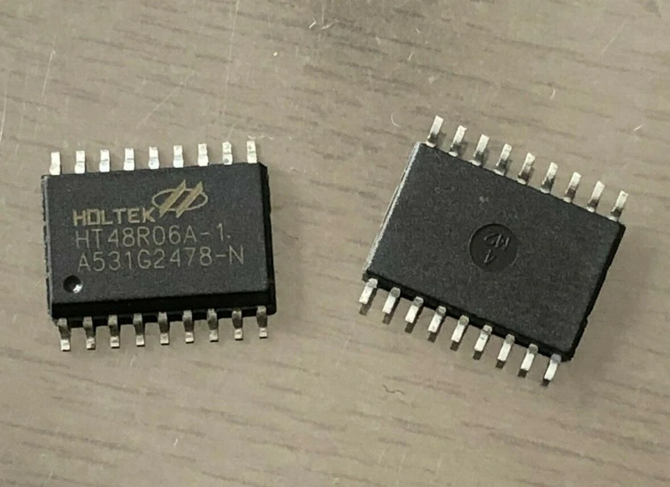 HT48R06A-1  8 bit Microcontroller  18 PIN SMT/SMD     HU1369 - Image 1 of 1