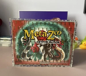 MetaZoo Cryptid Nation Kickstarter Booster Box NON-ALTERNATING with Acrylic Case - Bild 1 von 2