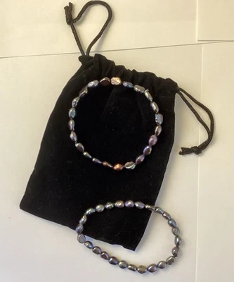 Juego de 2 pulseras elásticas QVC Honora estilo pavo real perlas de agua dulce iridiscentes Foto 1 de 4