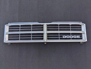 1987 - 1990 Dodge Dakota Front Grille with Dodge Emblem - FREE SHIPPING - Picture 1 of 18