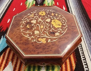 Vintage REUGE SWISS Music Box w/ Inlay Flowers | Jewelry Box | Sorrento Italy | - Picture 1 of 7