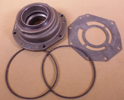 OEM International 1833357C96 , 1833357C95 Oil Pump For DT466E, DT530E Genuine - Image 1 of 4
