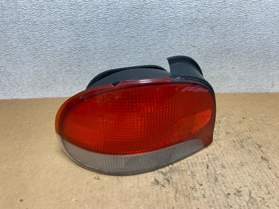 Luz trasera izquierda conductor Hyundai Accent 1998 a 1999 hatchback OEM Q7808 DW Foto 1 de 4