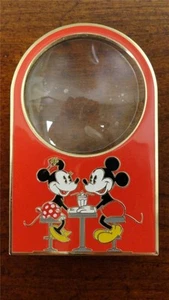 Prendedor fuente Disney Soda LE500 DSF LENTE DE AUMENTO lanzamiento sorpresa 81416 - Imagen 1 de 1