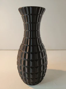 Jarrón de plástico negro impreso en 3D 6 3/4" - Imagen 1 de 6