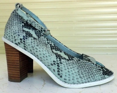 DJANGO & JULIETTE East green snake leather high heel open toe shoes 38 7½ NWOB! - image 1 of 4