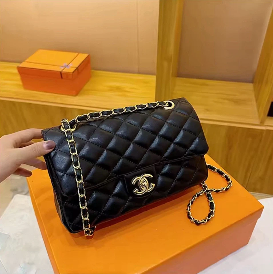 Bolso de hombro clásico mediano con doble solapa Foto 1 de 4