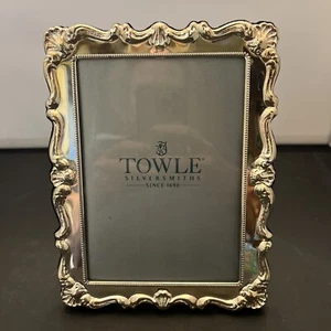 Towle Silversmiths Silver-Plated Tarnish Resistant 5"x7" Standing Picture Frame - Picture 1 of 6