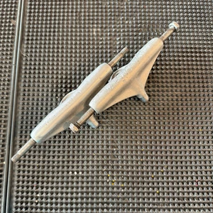 Grind King 139mm Silver/Silver Hangers - Picture 1 of 4