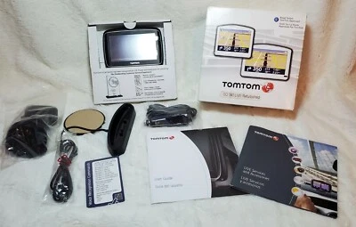 TomTom GO 740 Live Widescreen Portable Sat Nav GPS Unit Bundle - Image 1 of 4