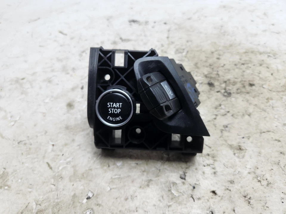 BMW X5 IGNITION KEY READER & ENGINE START STOP SWITCH E70 2010 - 2013 - Image 1 of 4