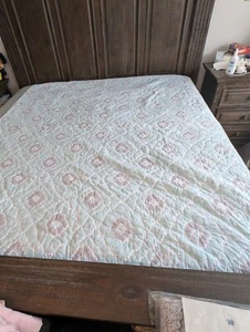 Pottery Barn Kids Polka Dot Flowers Quilt Reversible 85" x 69" - Picture 1 of 6